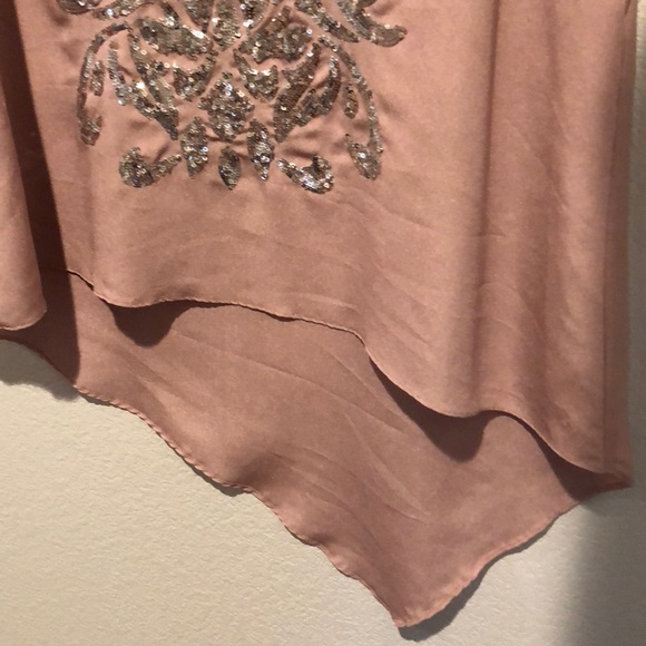 Blush handkerchief hem top with silver accent - Picture 4 of 5